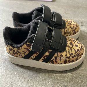 Adidas Toddler Girls Cheetah Print Shoe. Size 5.5K. Worn a few times.